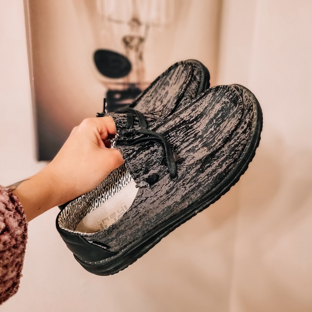 Women's Hey Dudes Size 9